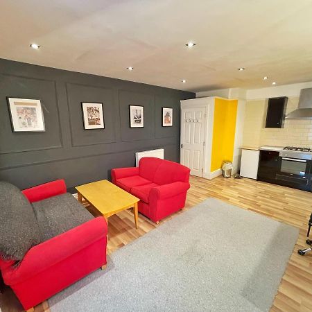 Adeamstays Provides Beautiful Centrally Located 1 And 2 Bed Apartments On Liverpools Boulevard Экстерьер фото