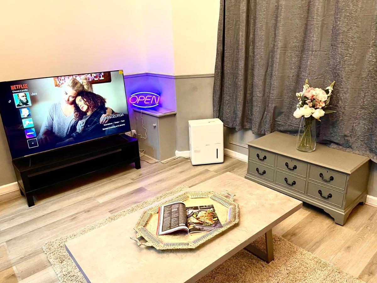 Adeamstays Provides Beautiful Centrally Located 1 And 2 Bed Apartments On Liverpools Boulevard Экстерьер фото