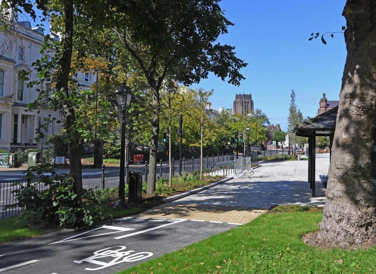 Adeamstays Provides Beautiful Centrally Located 1 And 2 Bed Apartments On Liverpools Boulevard Экстерьер фото