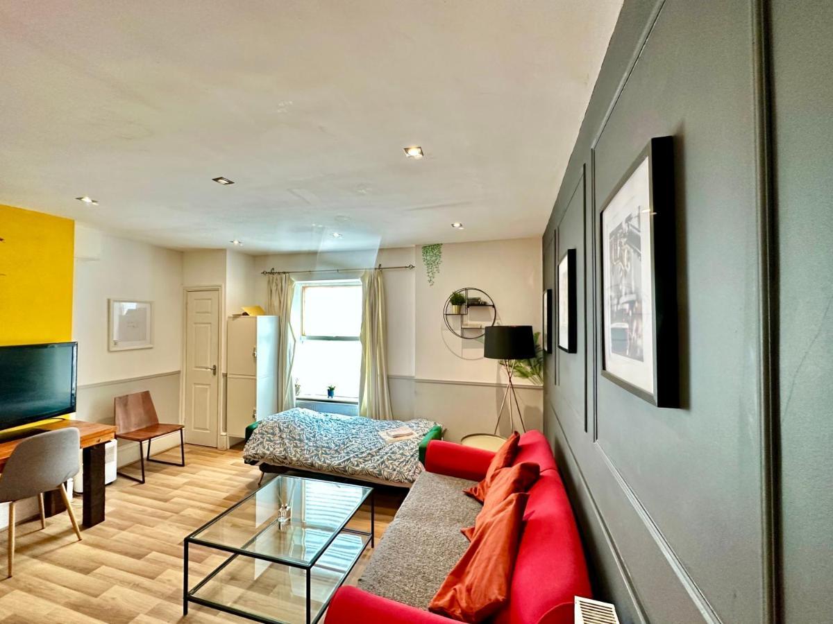 Adeamstays Provides Beautiful Centrally Located 1 And 2 Bed Apartments On Liverpools Boulevard Экстерьер фото