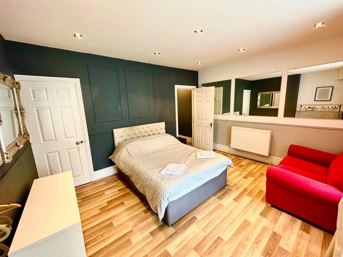 Adeamstays Provides Beautiful Centrally Located 1 And 2 Bed Apartments On Liverpools Boulevard Экстерьер фото